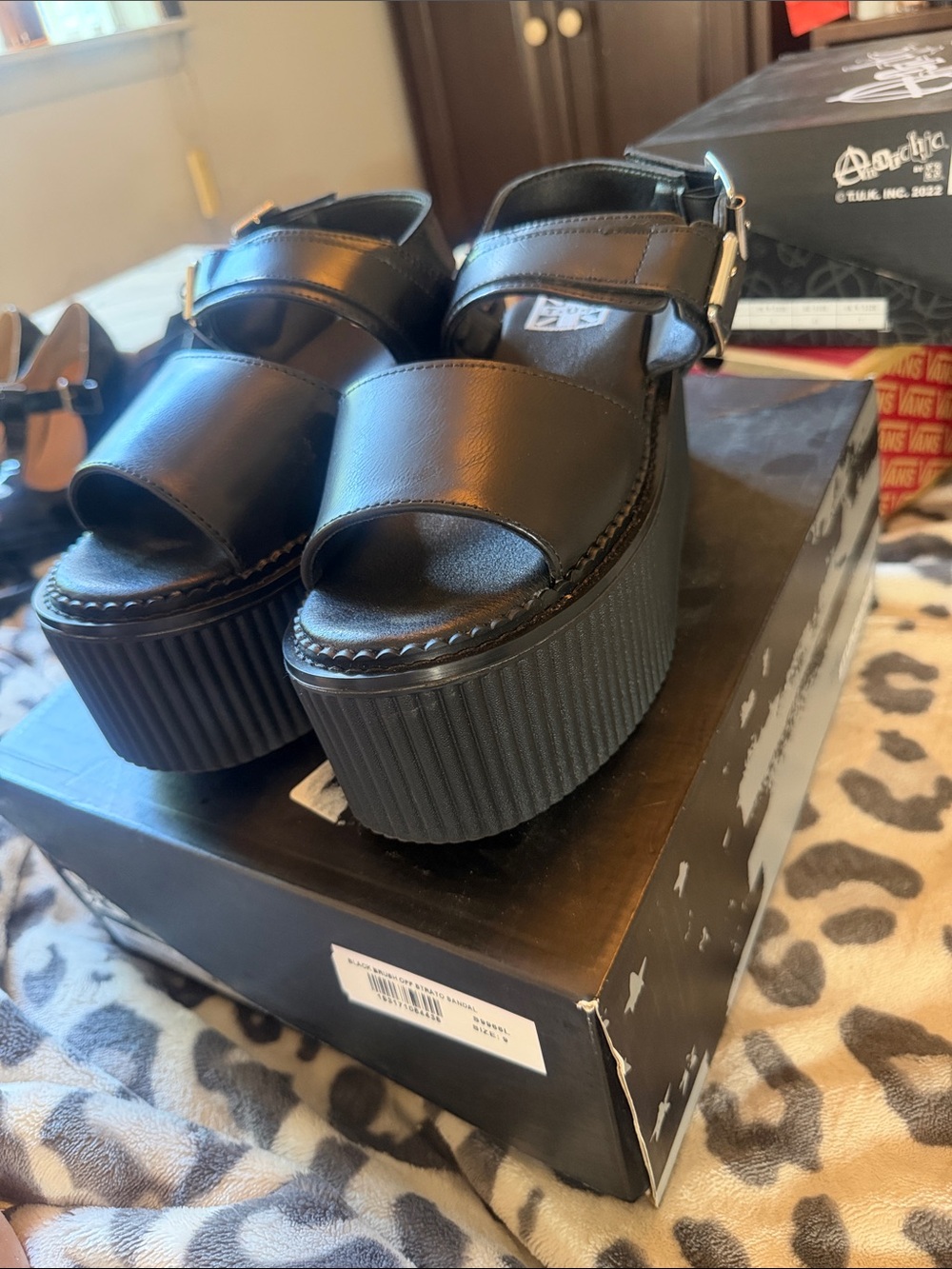 T.U.K. Black Brush-Off Strato Platform Sandals Women’s 9 Goth Creeper
